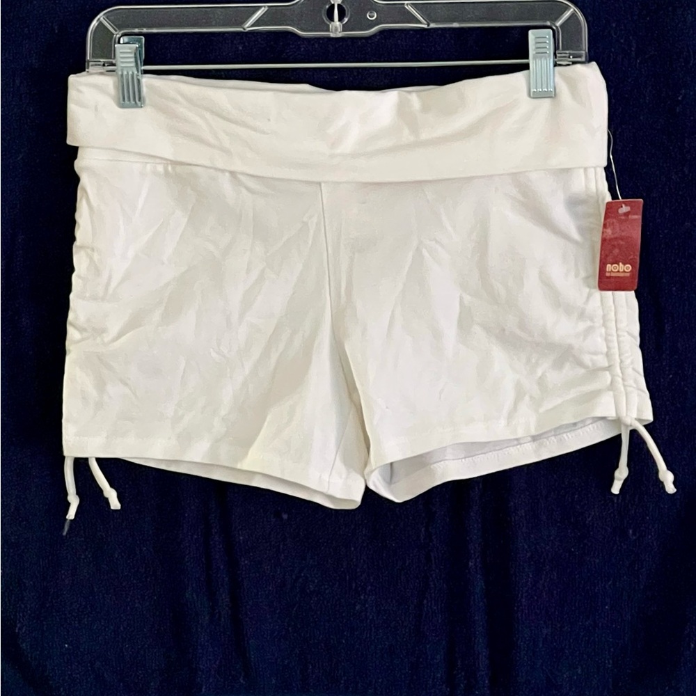 No Boundaries White Ruched Side Shorts Size S/M | NWT